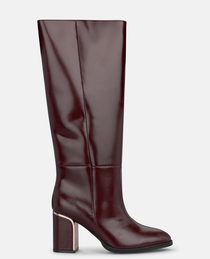 BOTA DE PIEL CON TACÓN