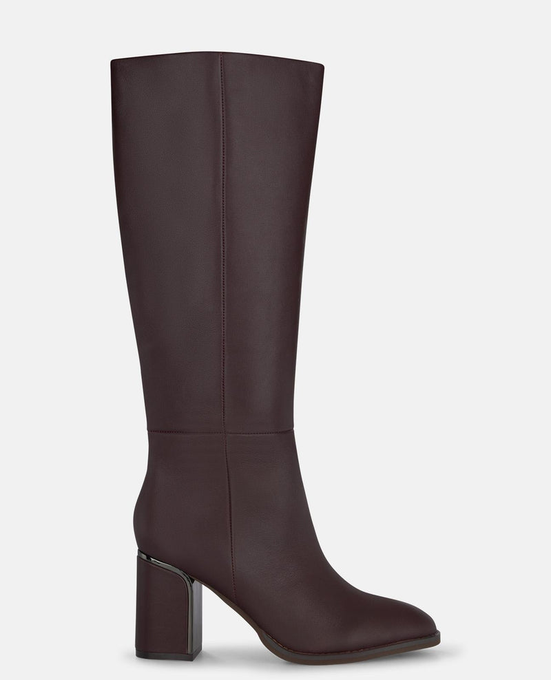 BOTA CON TACÓN ANCHO