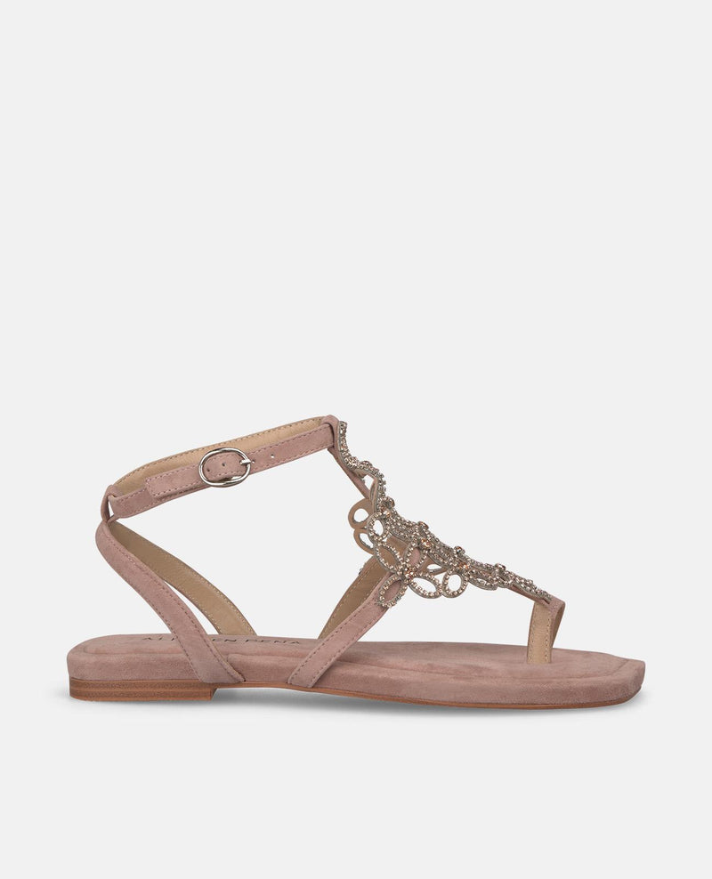 FLAT SANDAL WITH BEADS