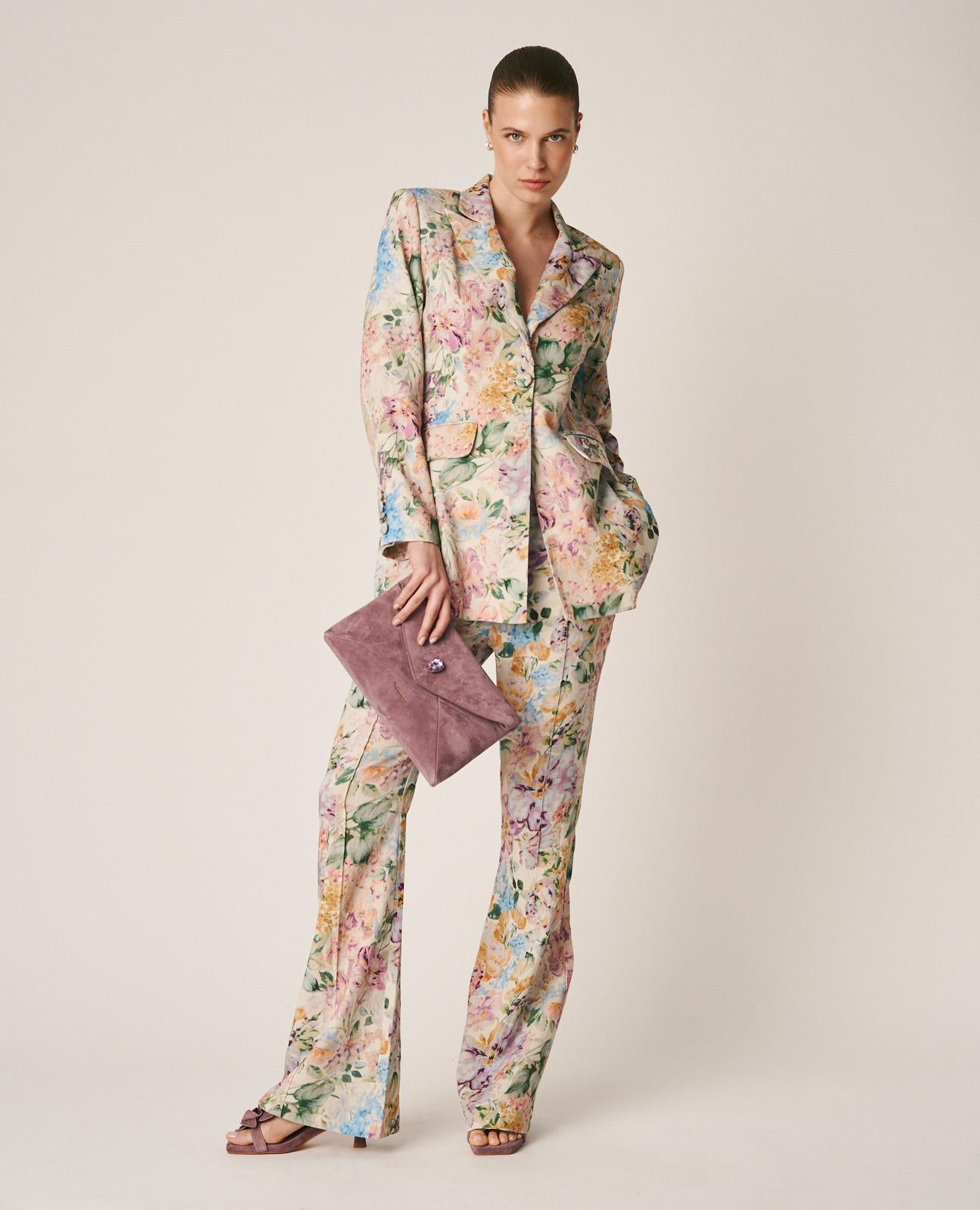 PRINTED PANTS DETAIL