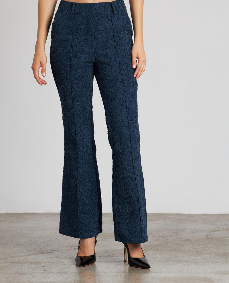 TEXTURED FLARE JEGGING