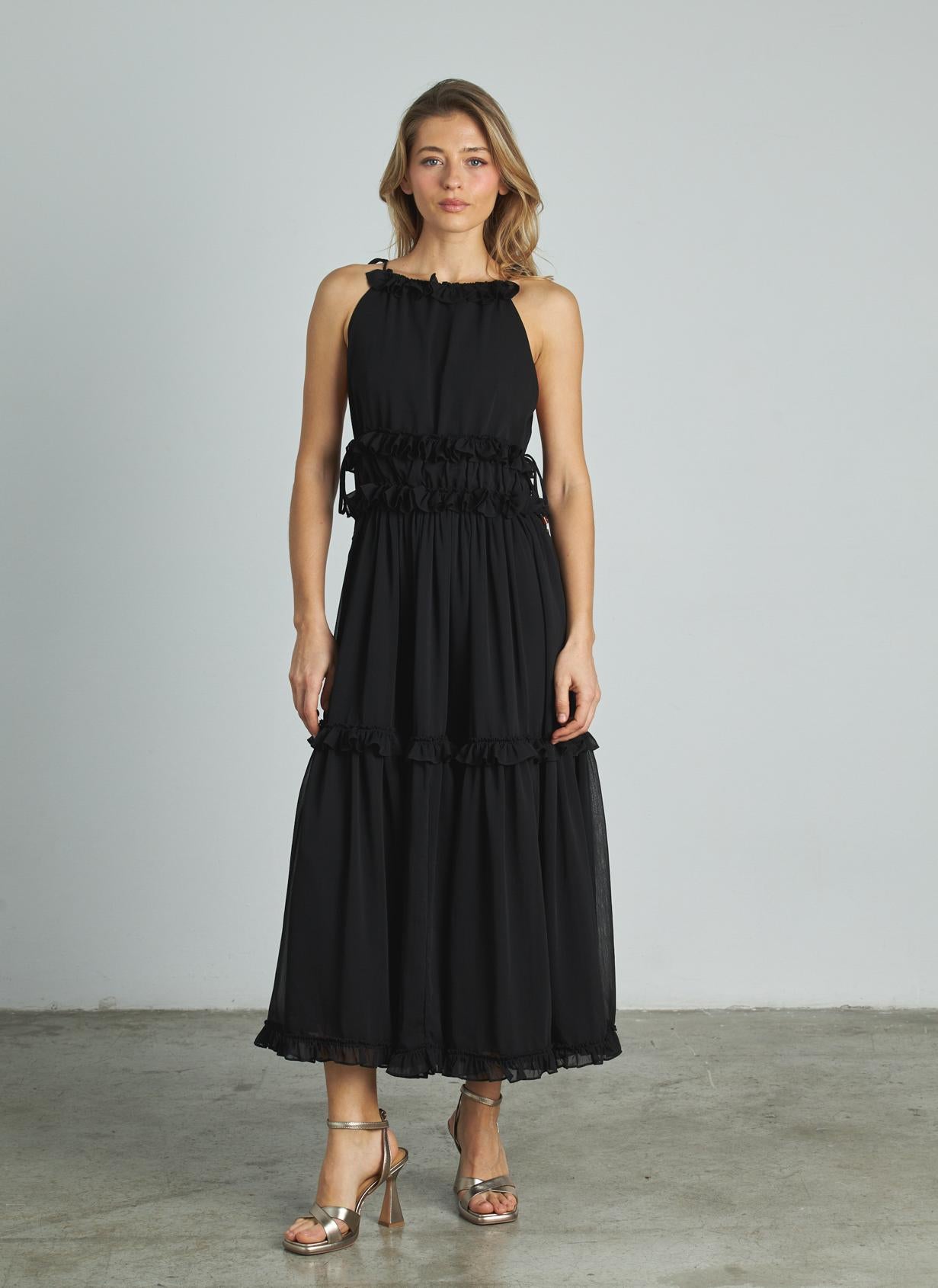 VESTIDO MIDI COM DECOTE HALTERE