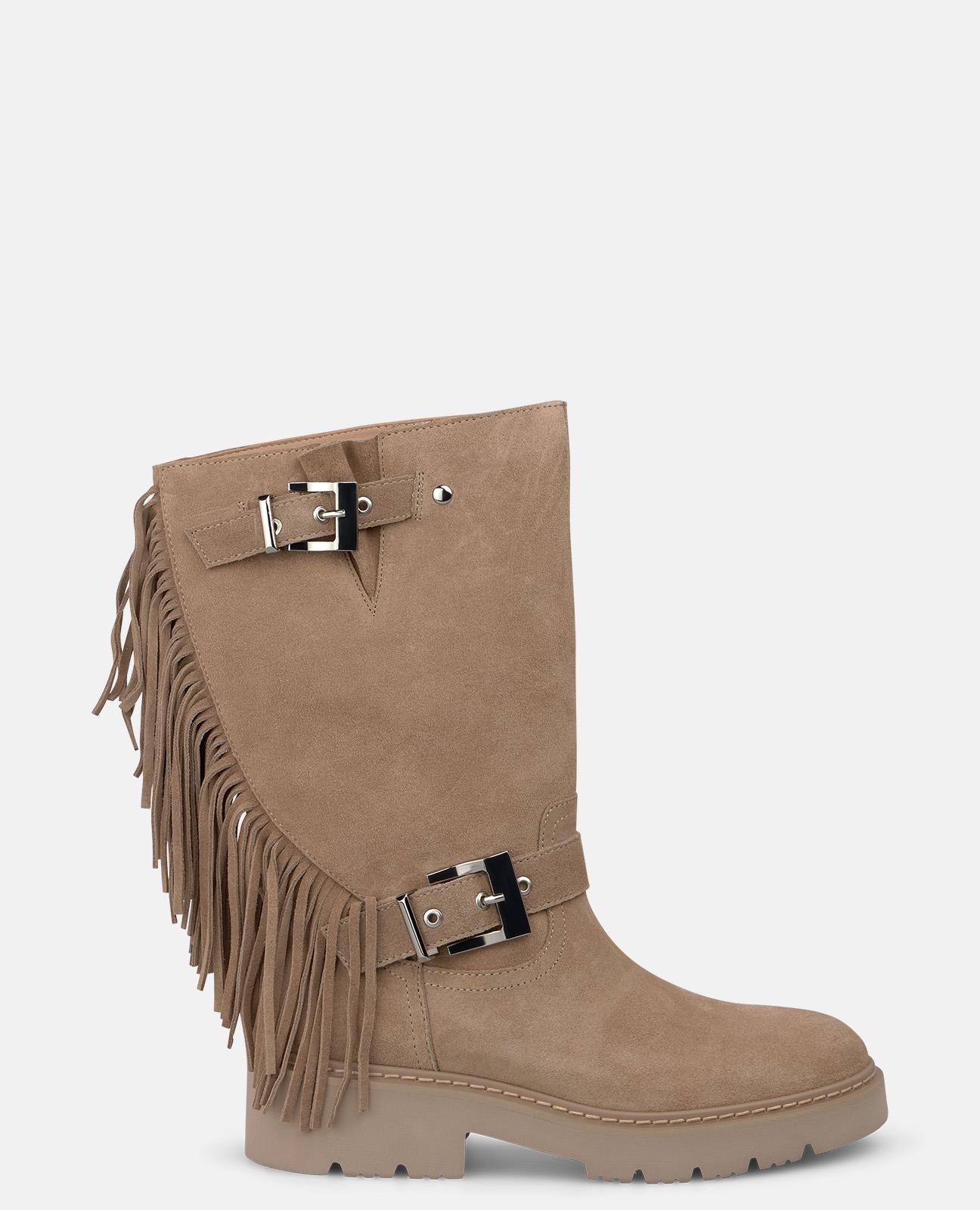 BOTA DE PIEL CON FLECOS