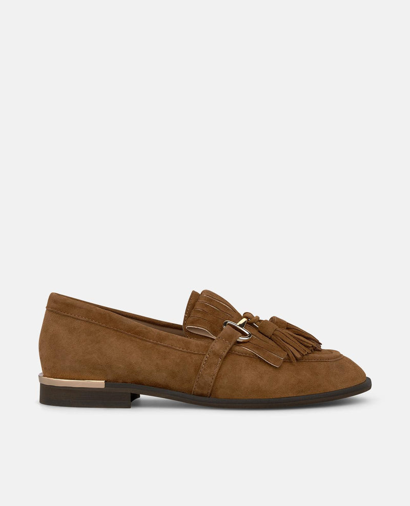 MOCASÍN DE ANTE CON BORLAS