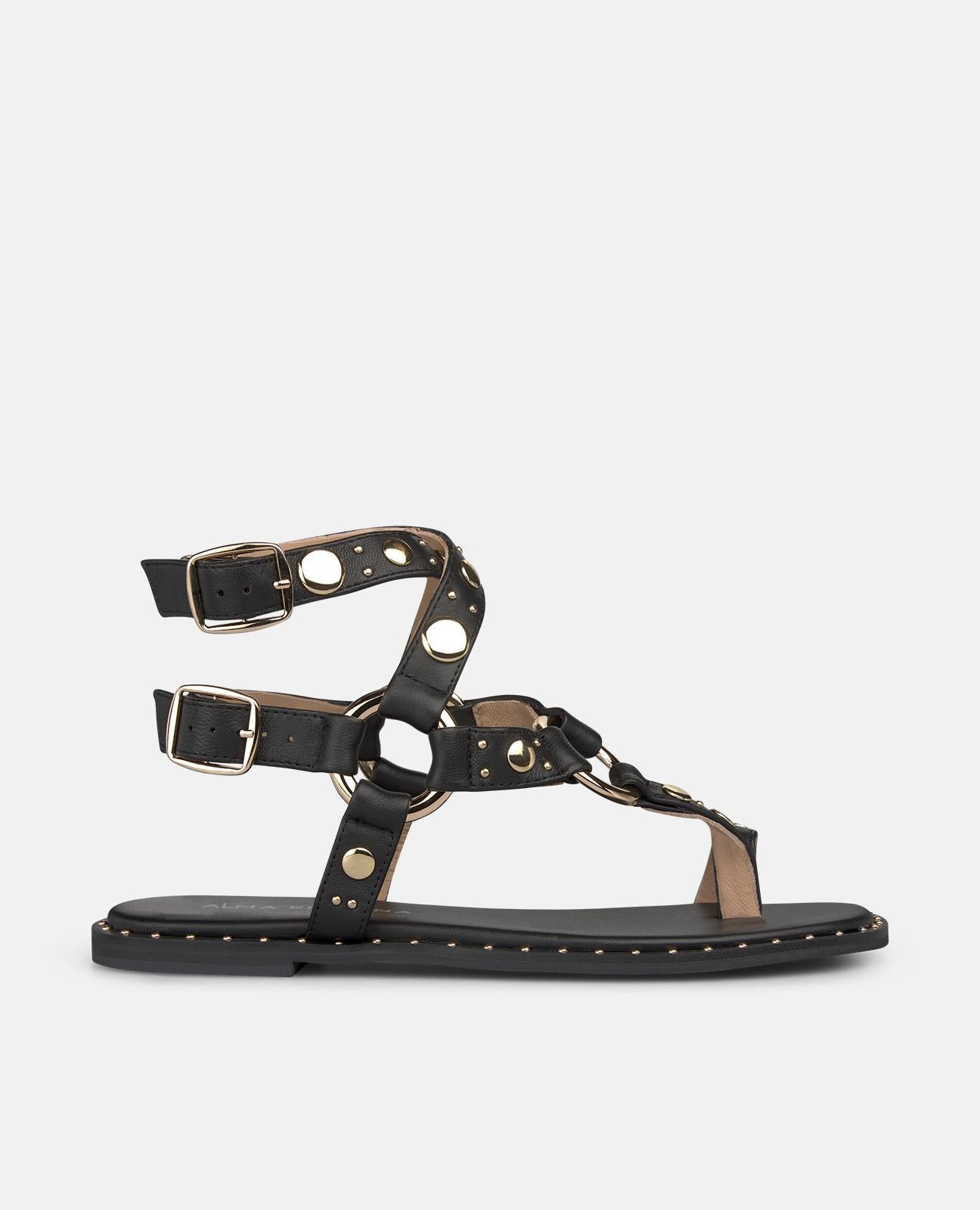 SANDÁLIA COM TACHAS