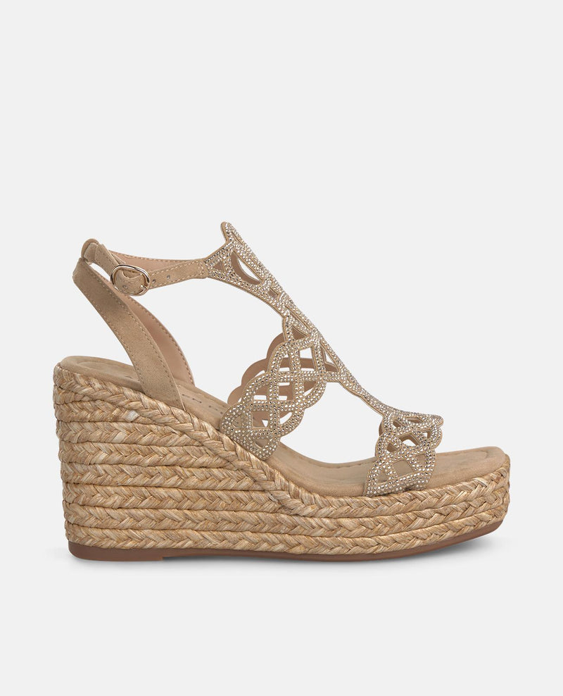 Sandália de plataforma alta com corpo entrelaçado