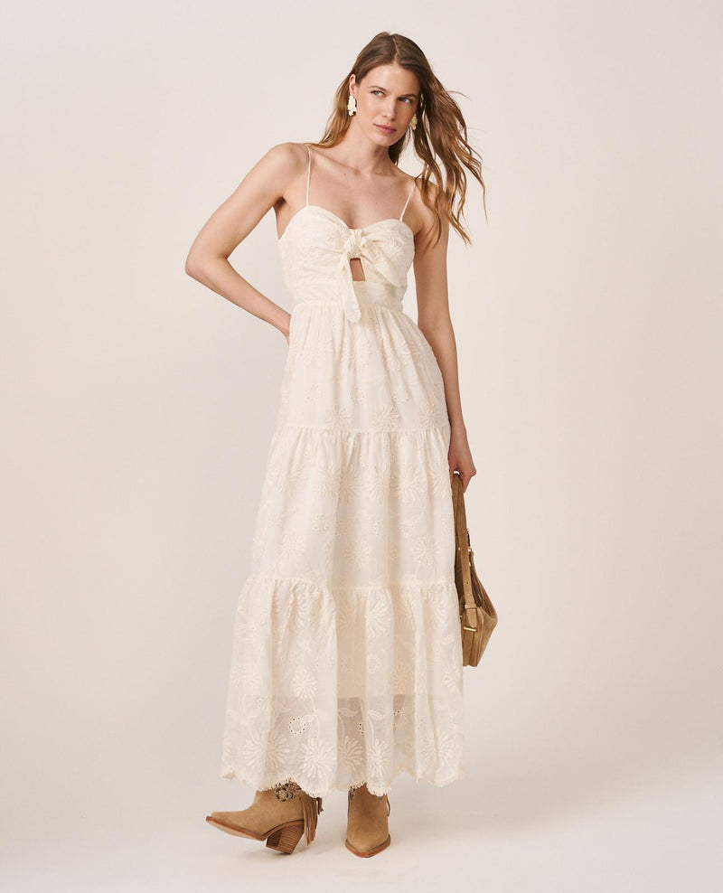 VESTIDO BORDADO NUDO