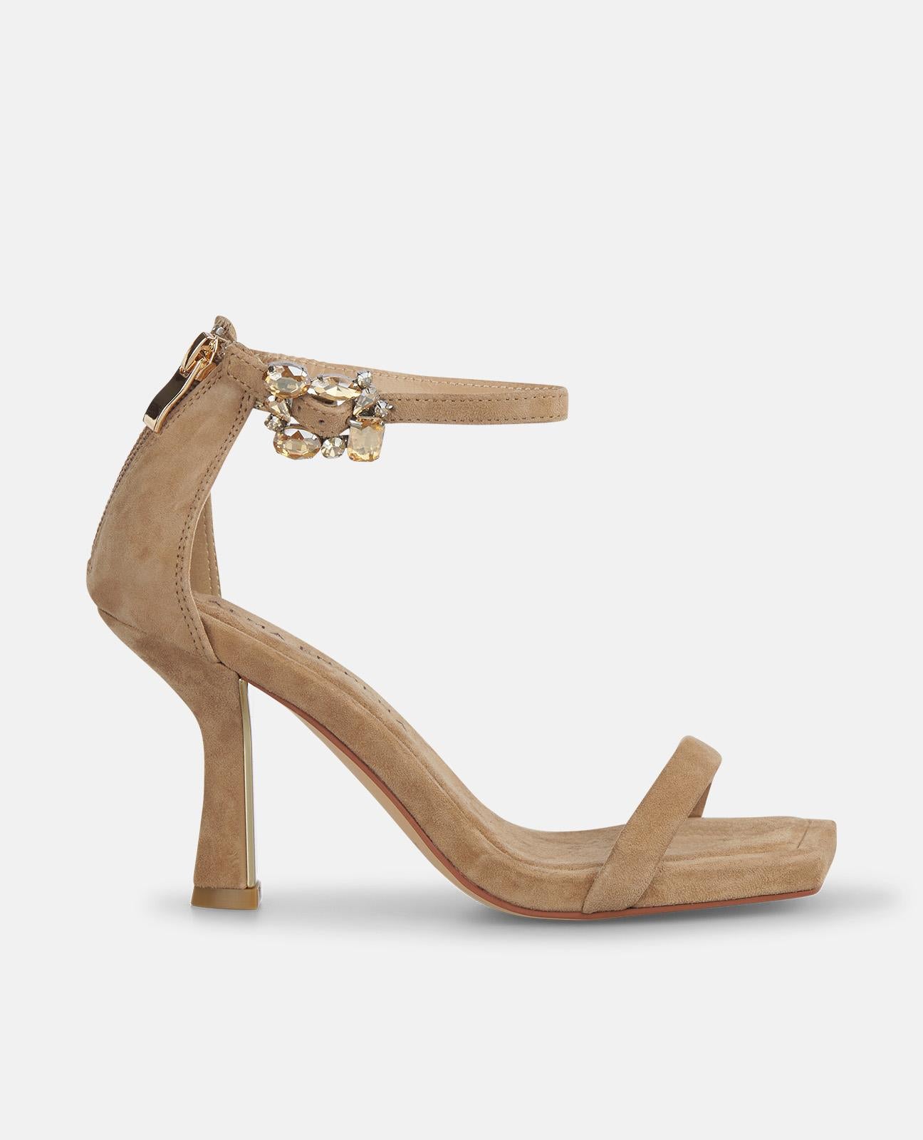 BUCKLE HEEL SANDAL