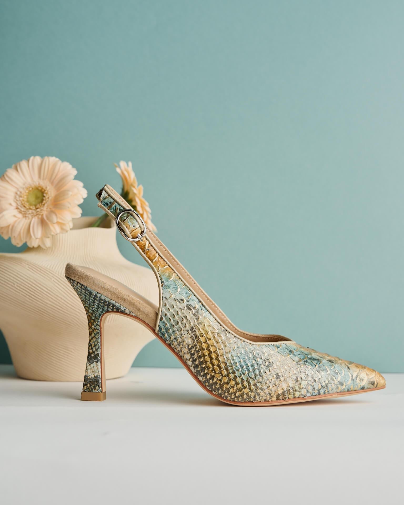 SCHUHE MIT STILETTO-ABSATZ