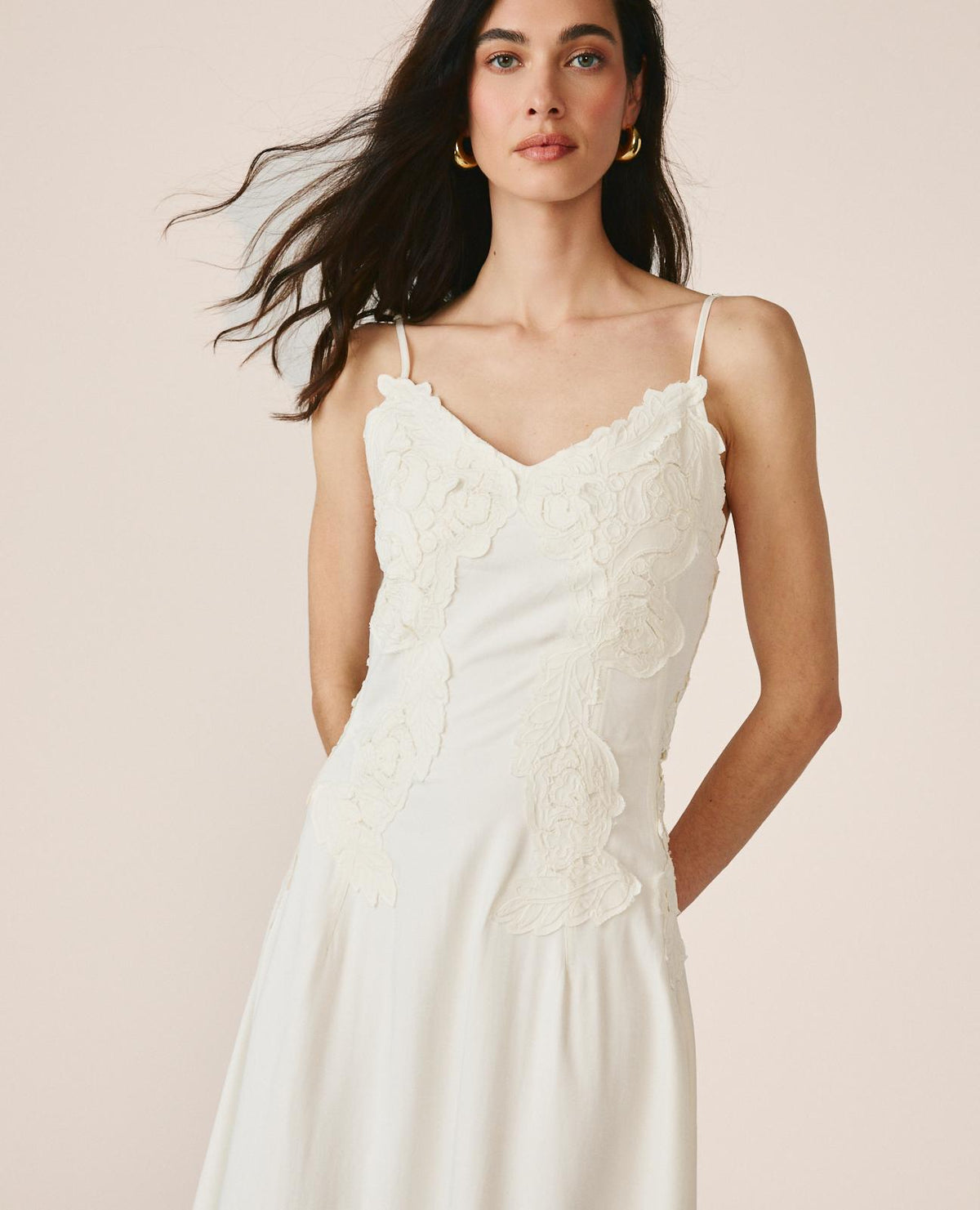 VESTIDO ASSÍMETRICO COM ALÇAS