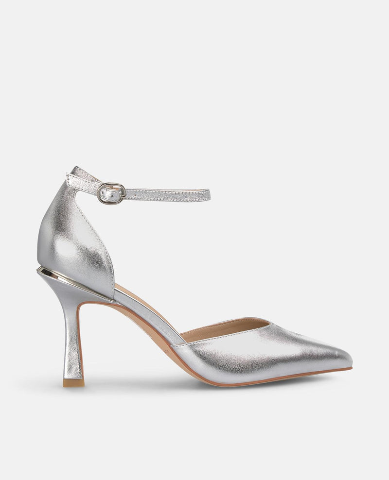 SCHUHE MIT HOHEM ABSATZ UND ARMBAND