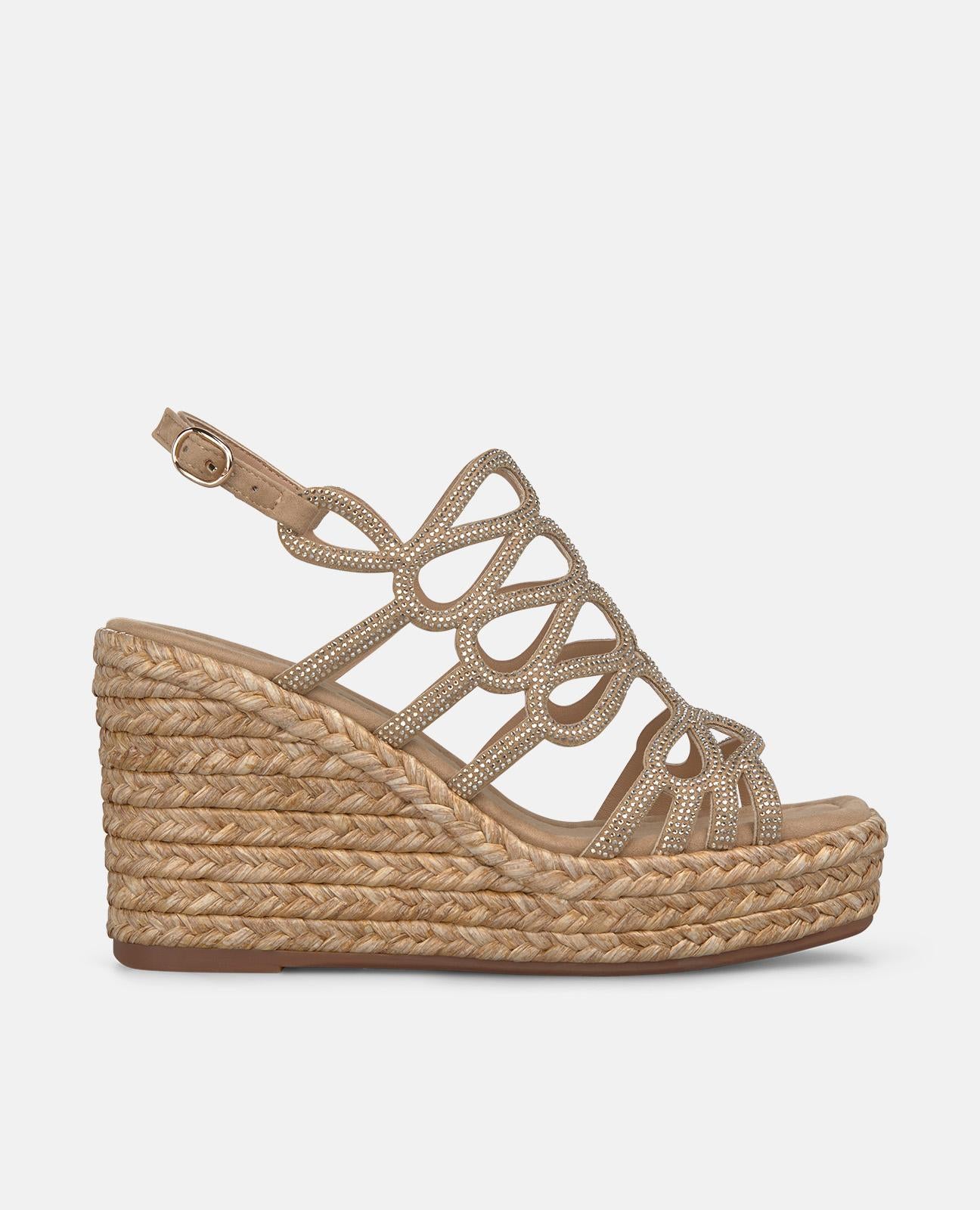 SANDALIA DE PLATAFORMA CUERPO ENTRELAZADO