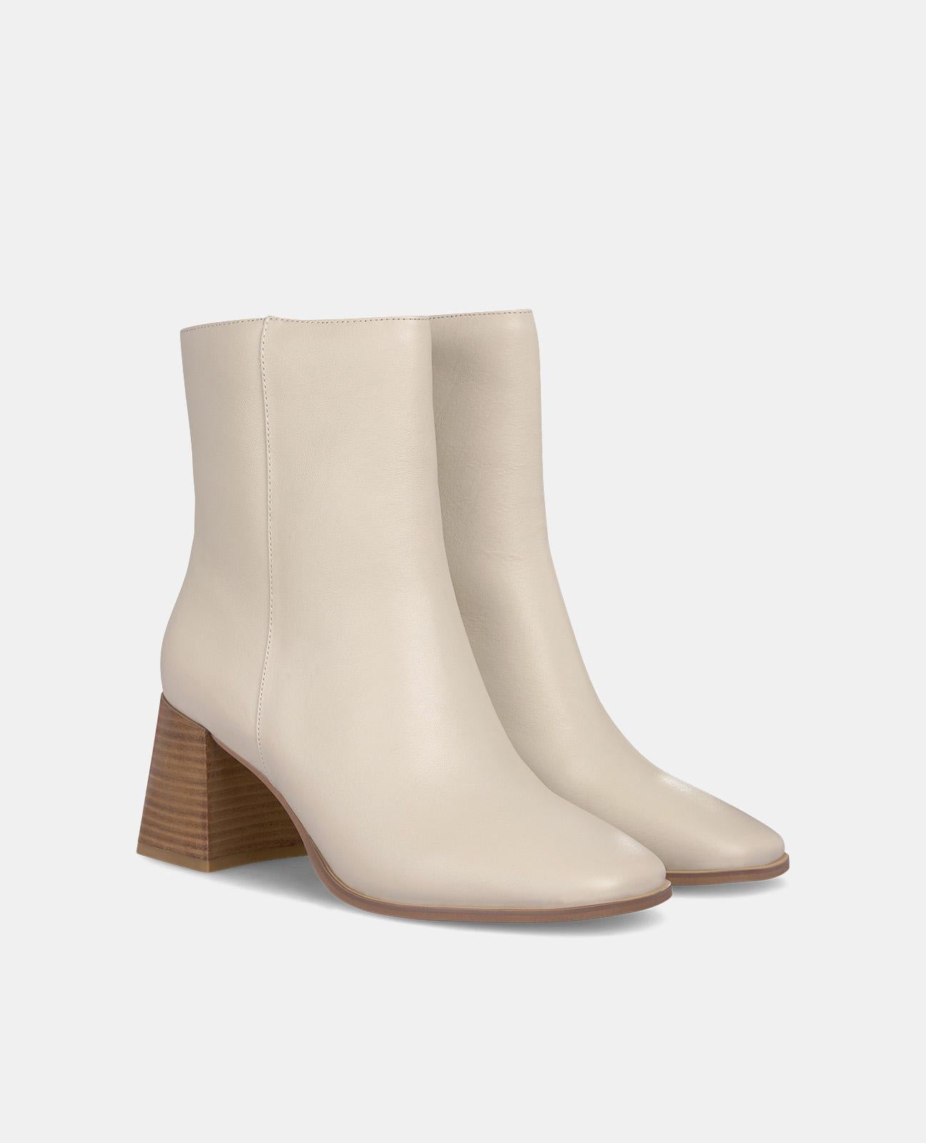 BLOCK HEEL ANKLE BOOT