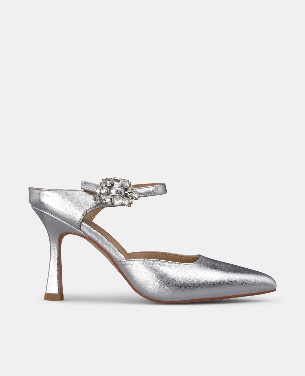 JEWEL BUCKLE HEEL SHOES