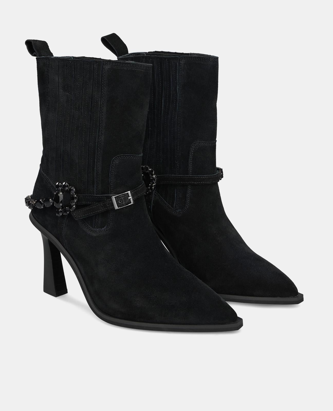 HEELED ANKLE BOOT WITH STRAP