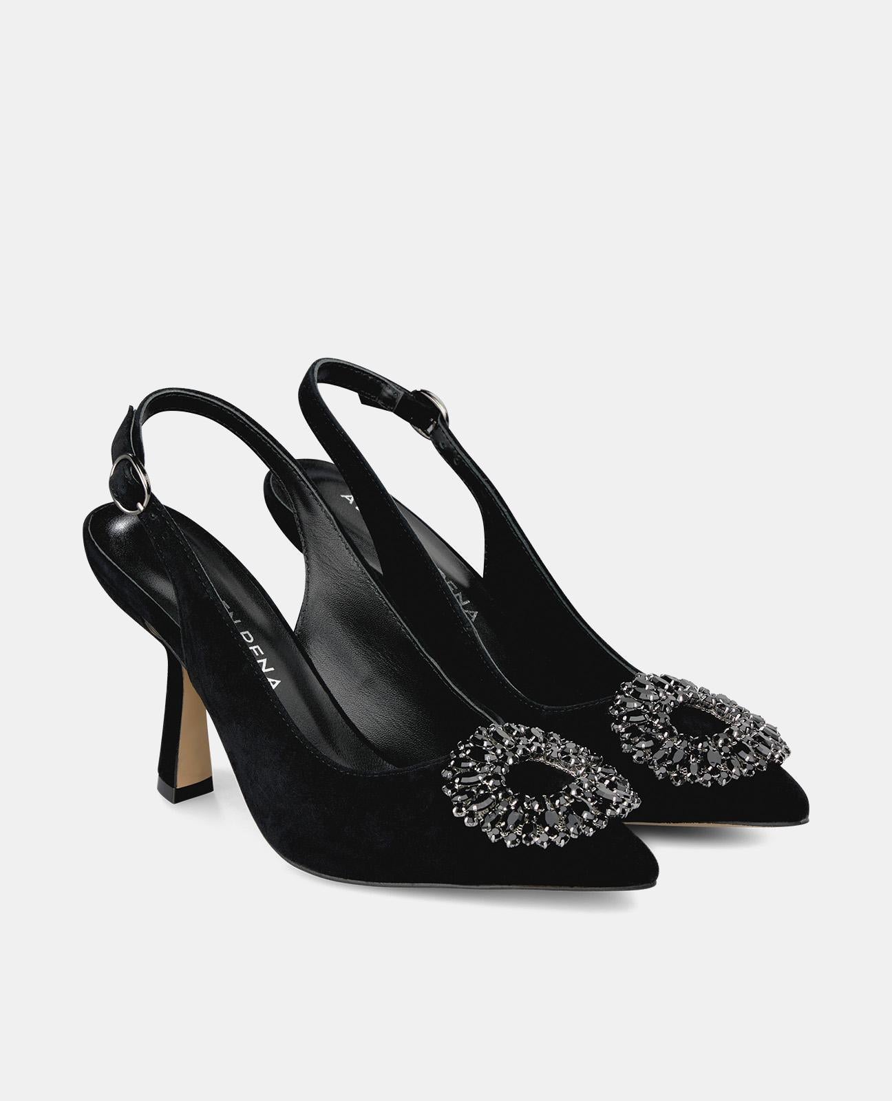 CIRCULAR BROOCH HEEL SHOE