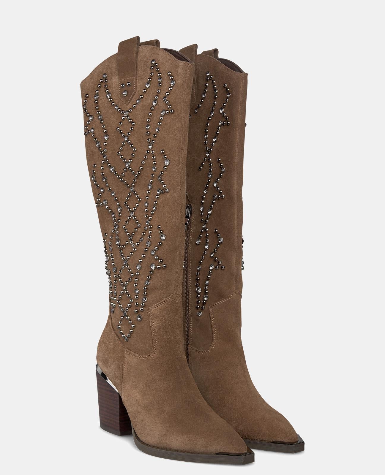 HEELED BOOT WITH STUDS