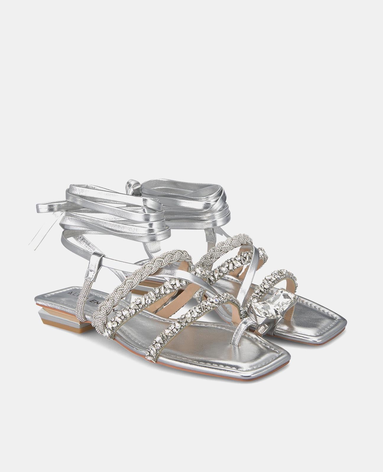 FLAT SANDAL WITH KNOTTED STRAPS