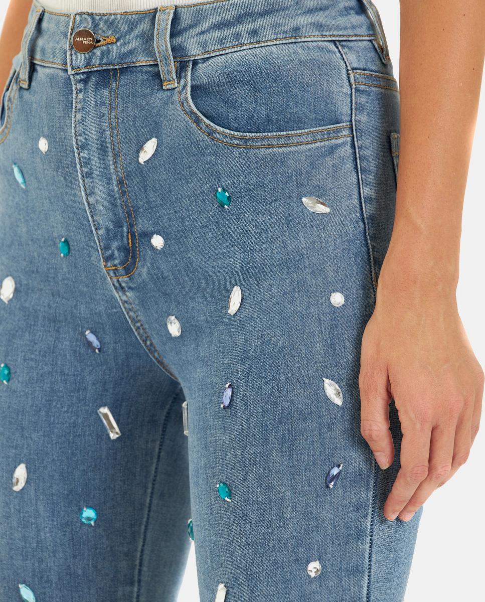 JEANS SVASATI CON STRASS