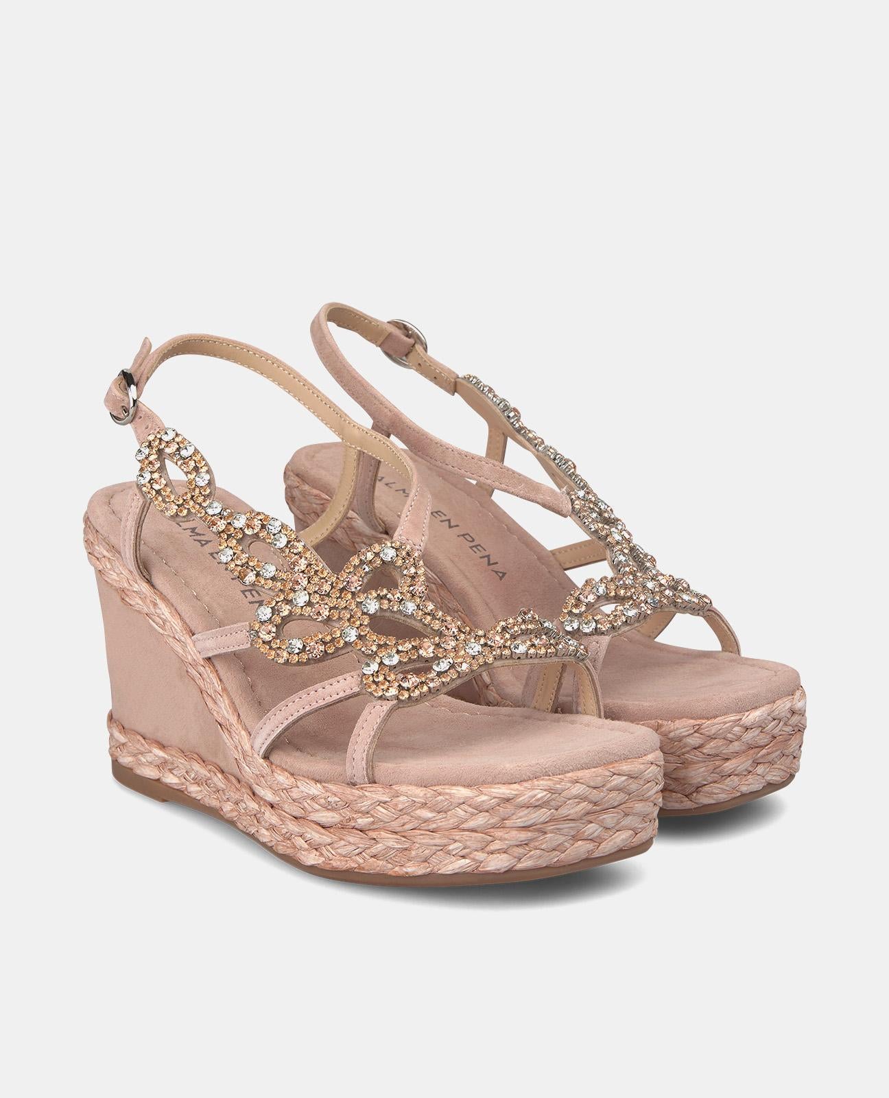 WEDGE SANDAL WITH DETAIL