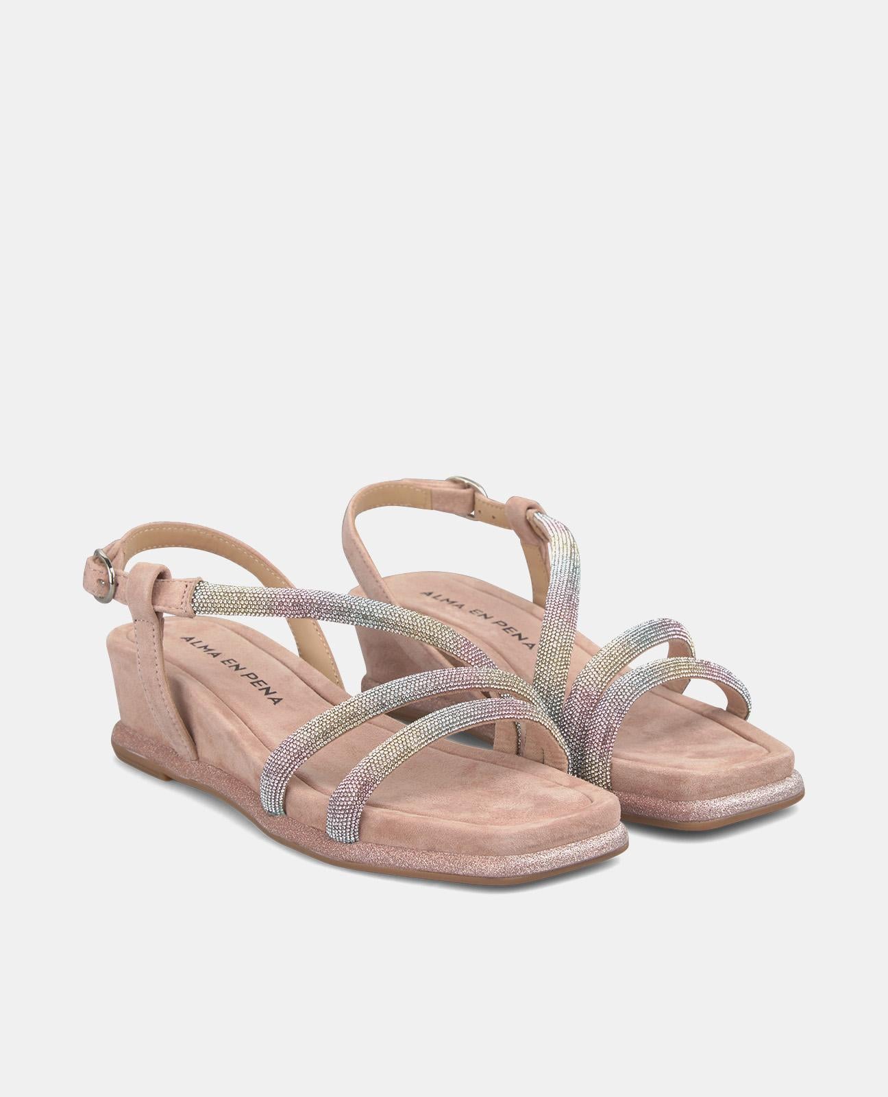 MID WEDGE WITH STRAPS