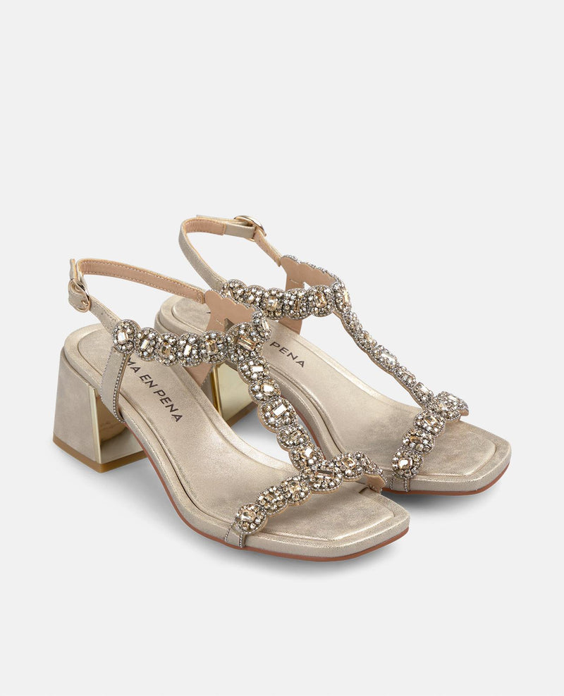 SANDÁLIA COM PORMENORES DE STRASS NO CALCANHAR