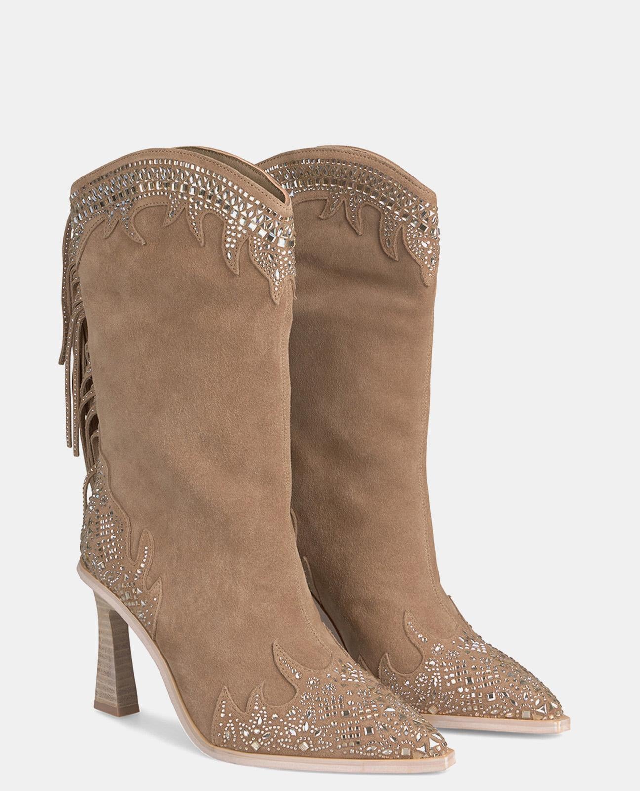 BACK FRINGED BOOT