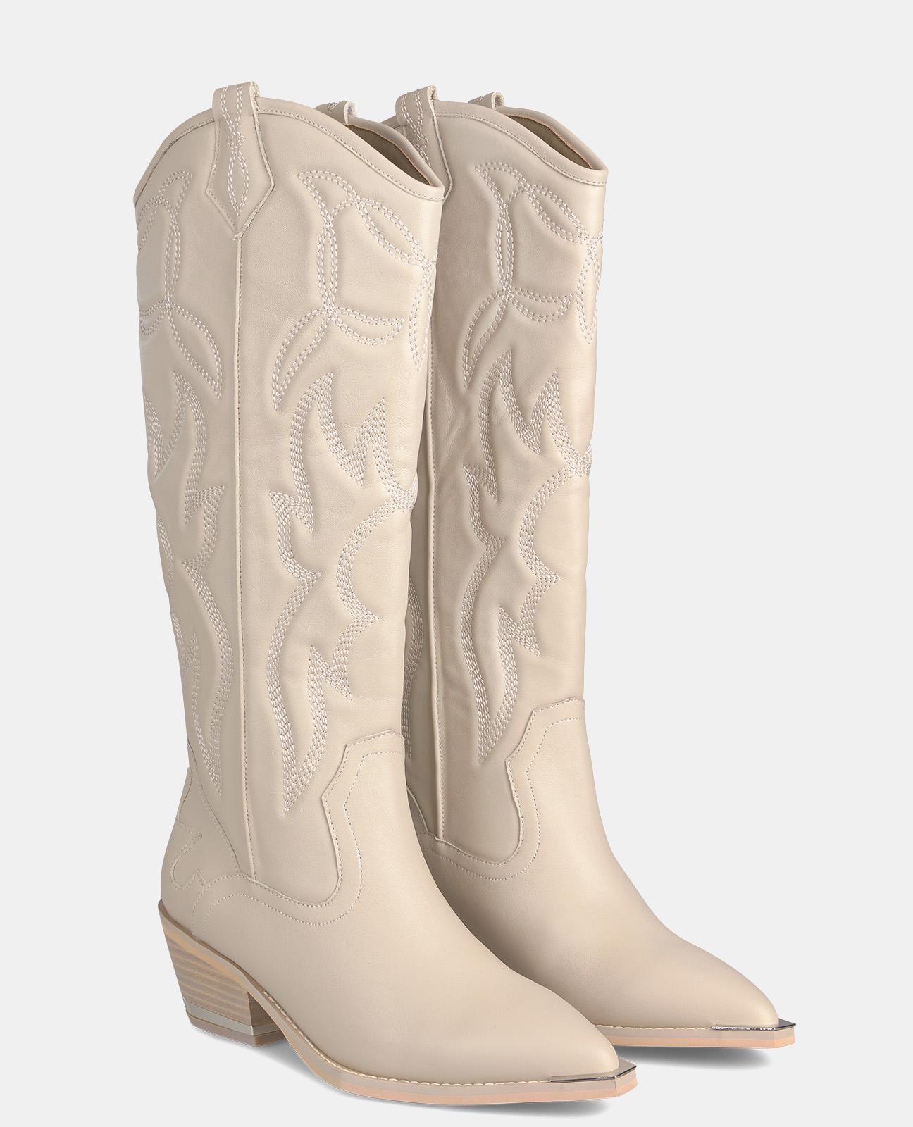 COWBOY BOOT WITH EMBROIDERY