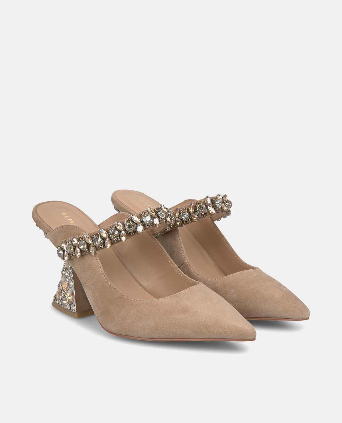 SCARPA CON TALLONE A CONO E SUOLA PIATTA