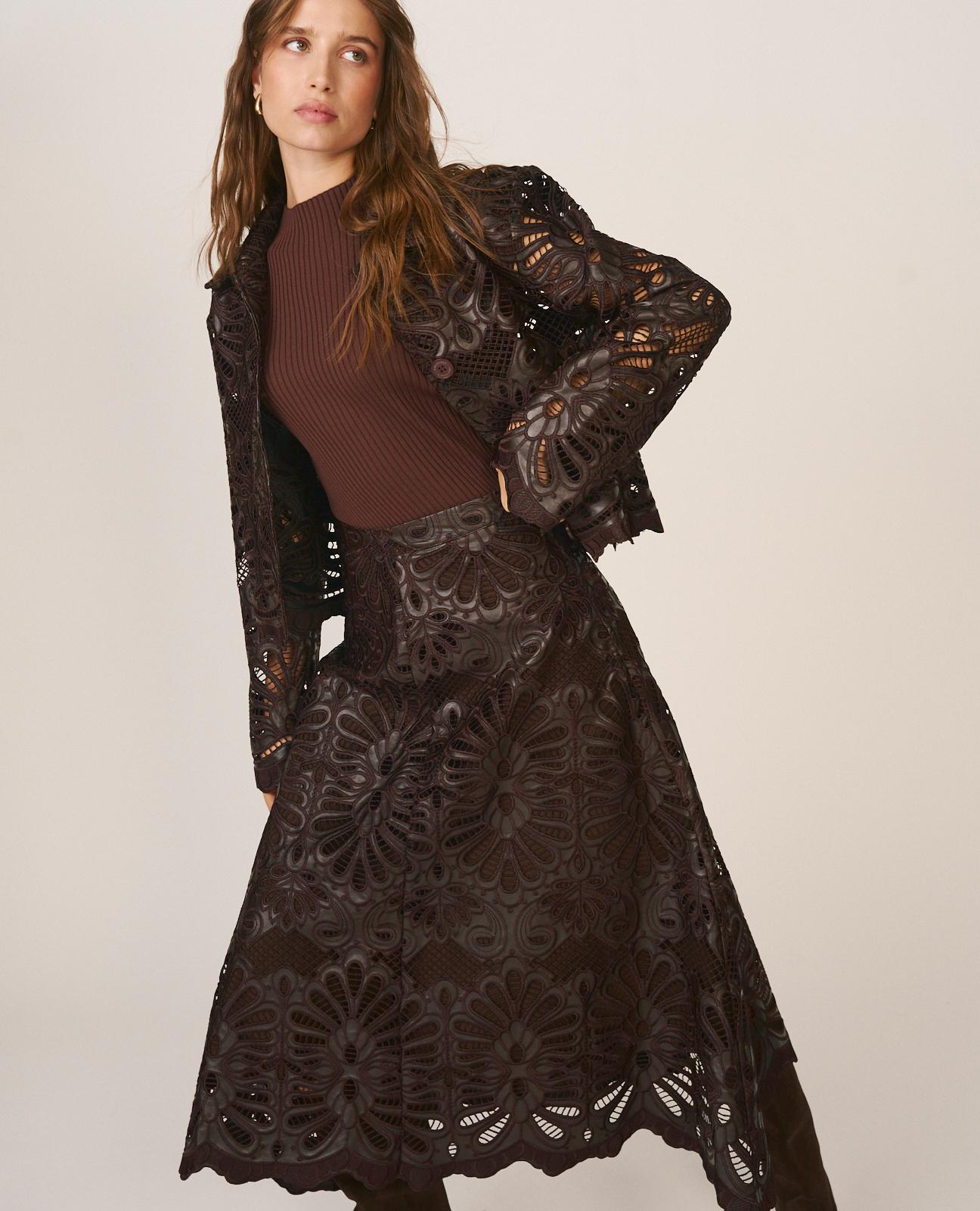 FALDA MIDI POLIPIEL CALADA