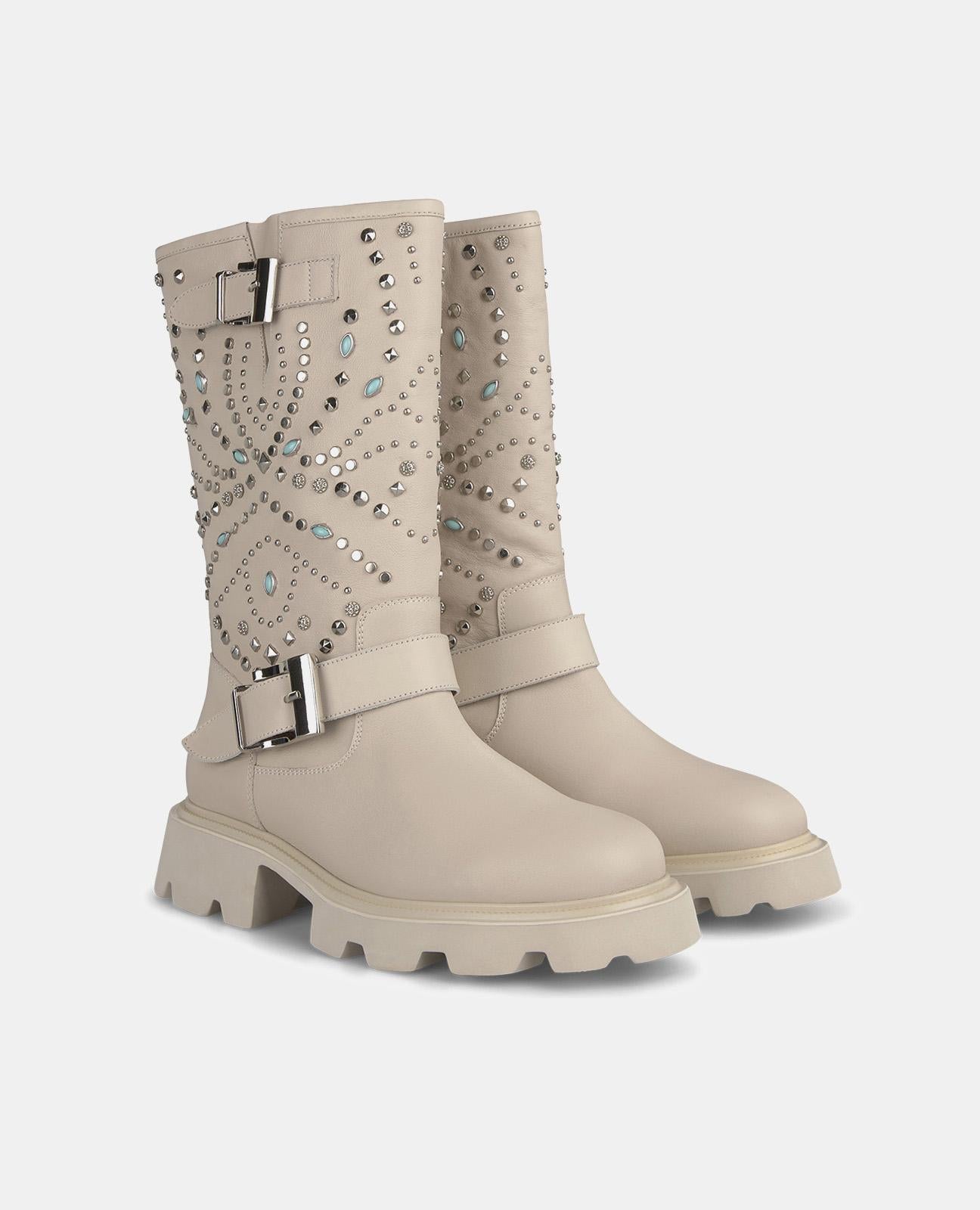 BOTTINES AVEC SEMELLE CLOUTÉE