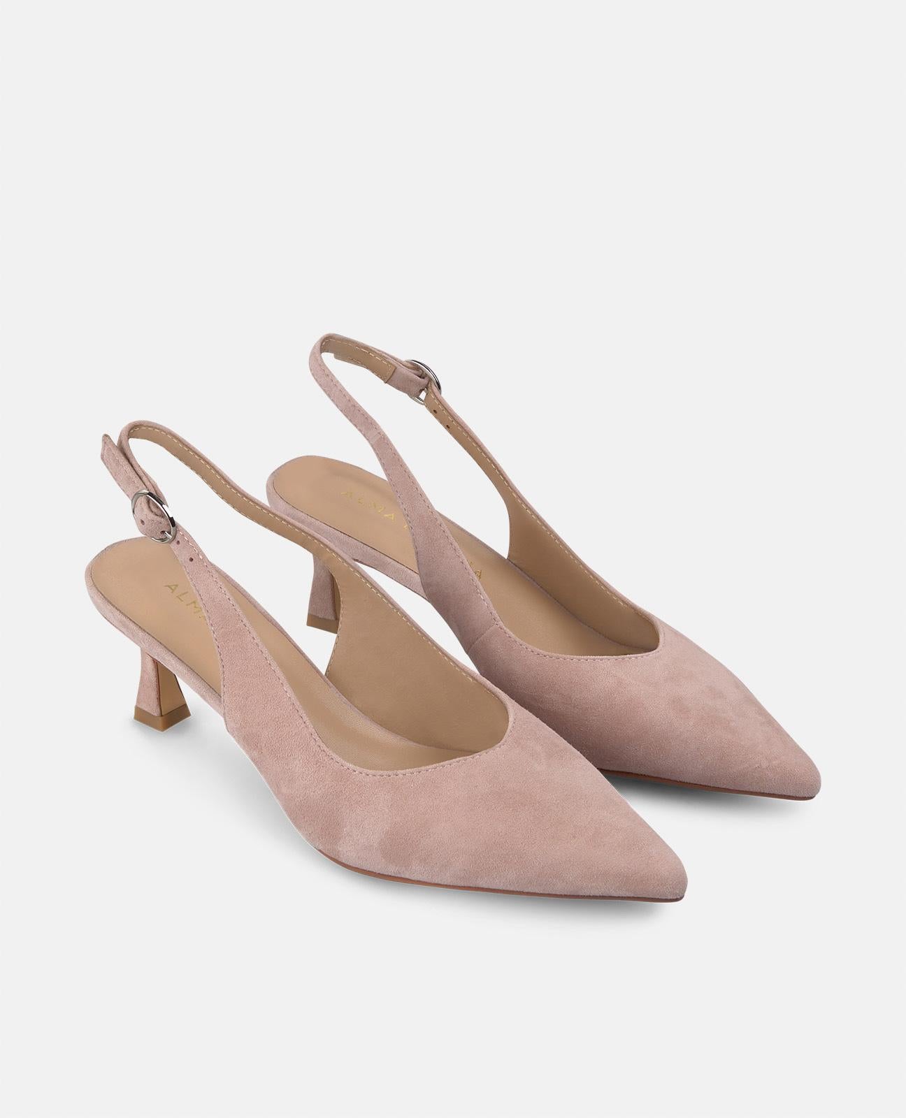 SCHUHE MIT KITTEN-ABSATZ