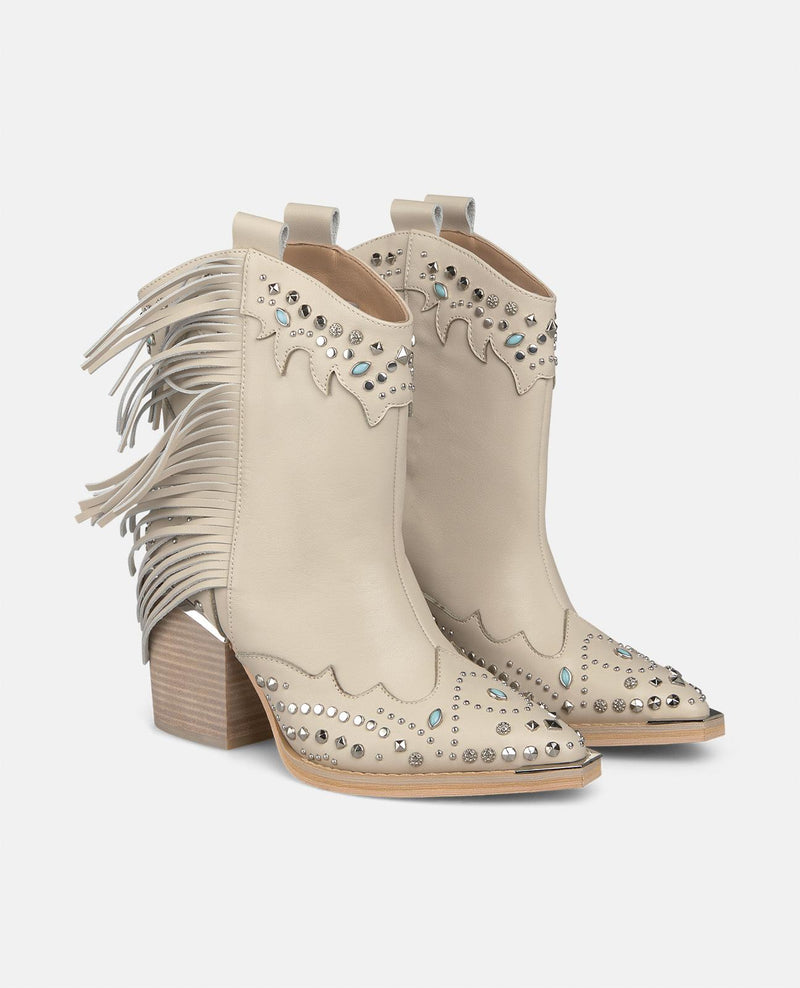 BOTTINES CLOUTÉES À TALON