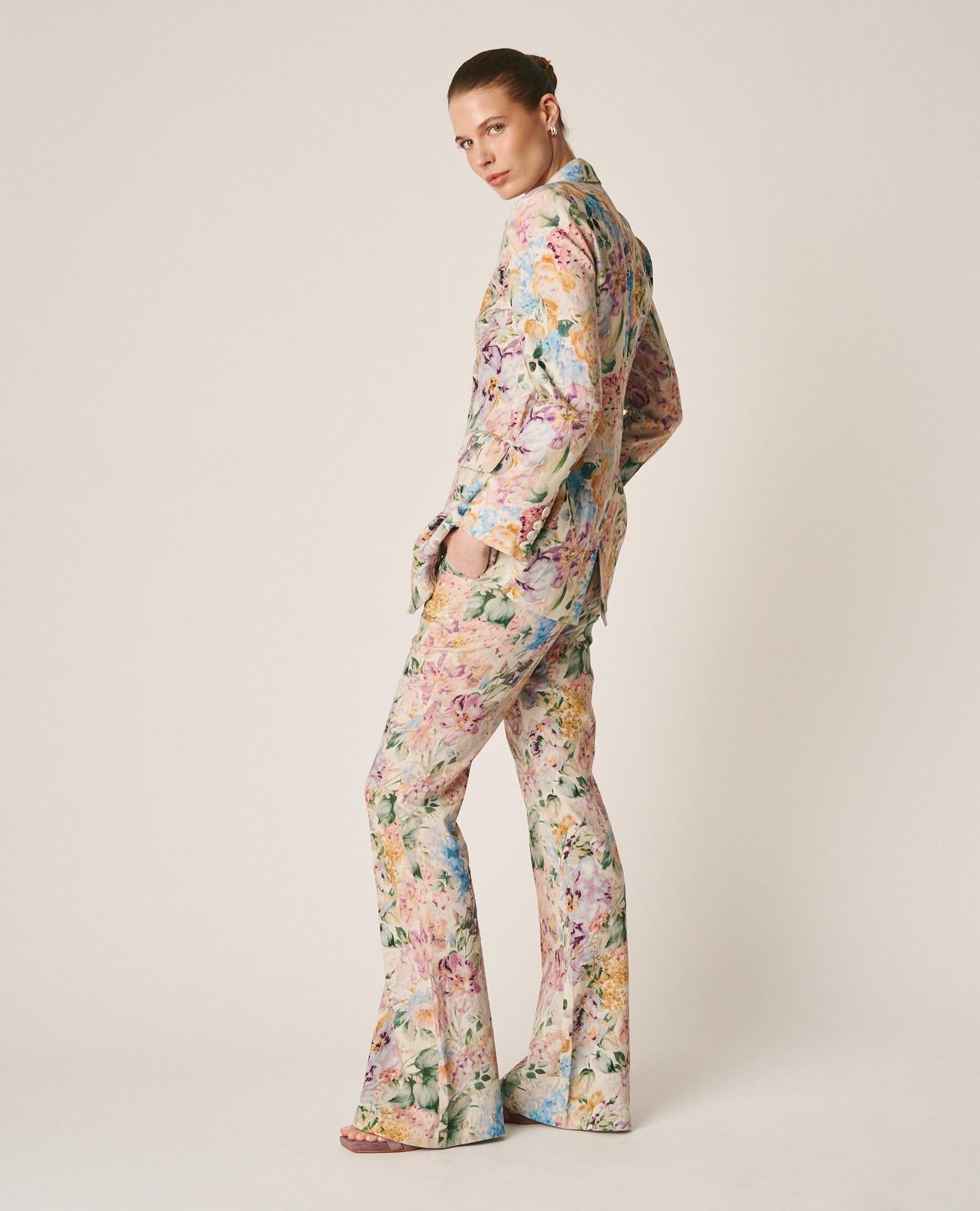 PRINTED PANTS DETAIL