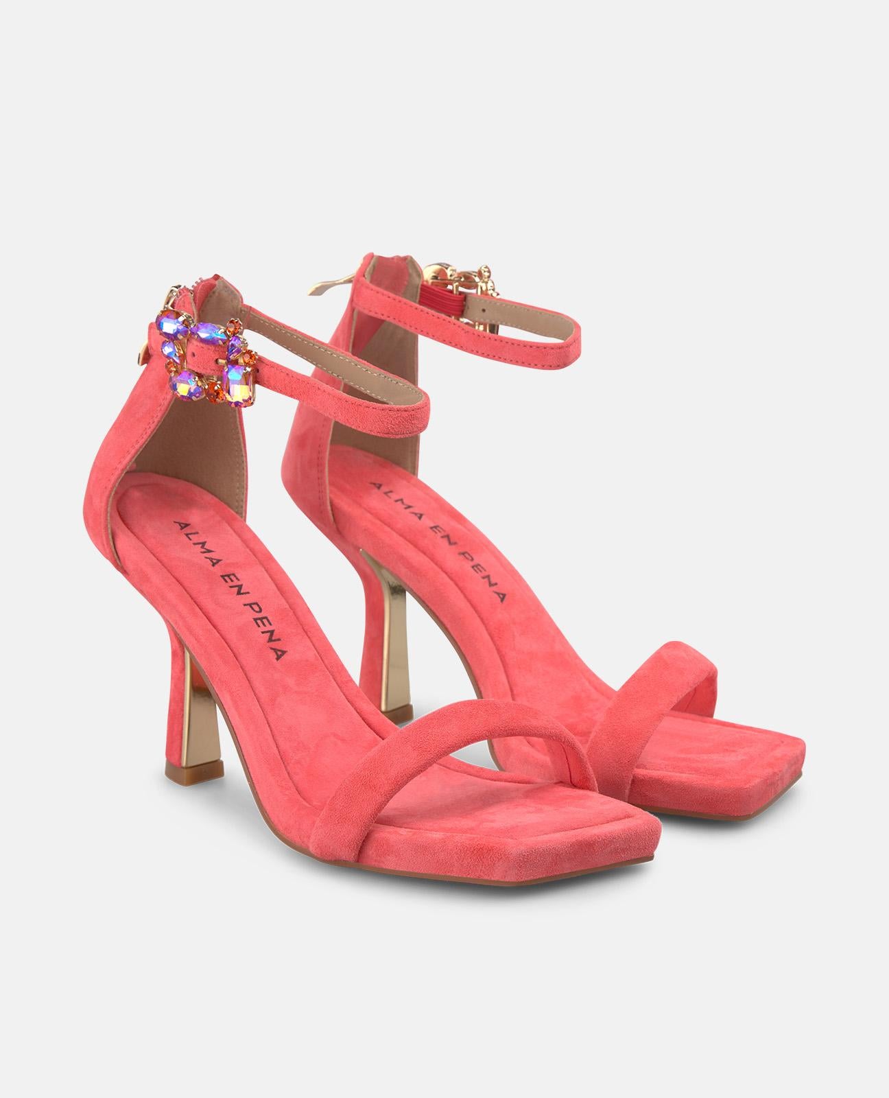 SANDALIA TACON TIRA METALIZADA