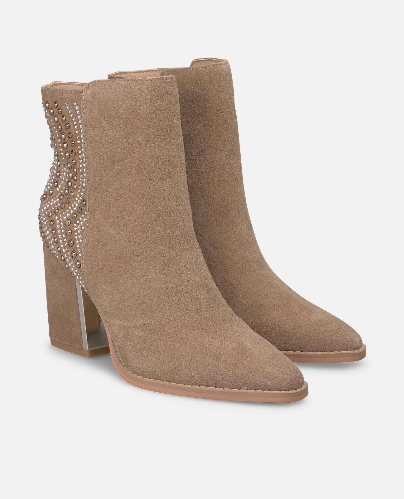 BOOTIE WITH STUDS DRAWING