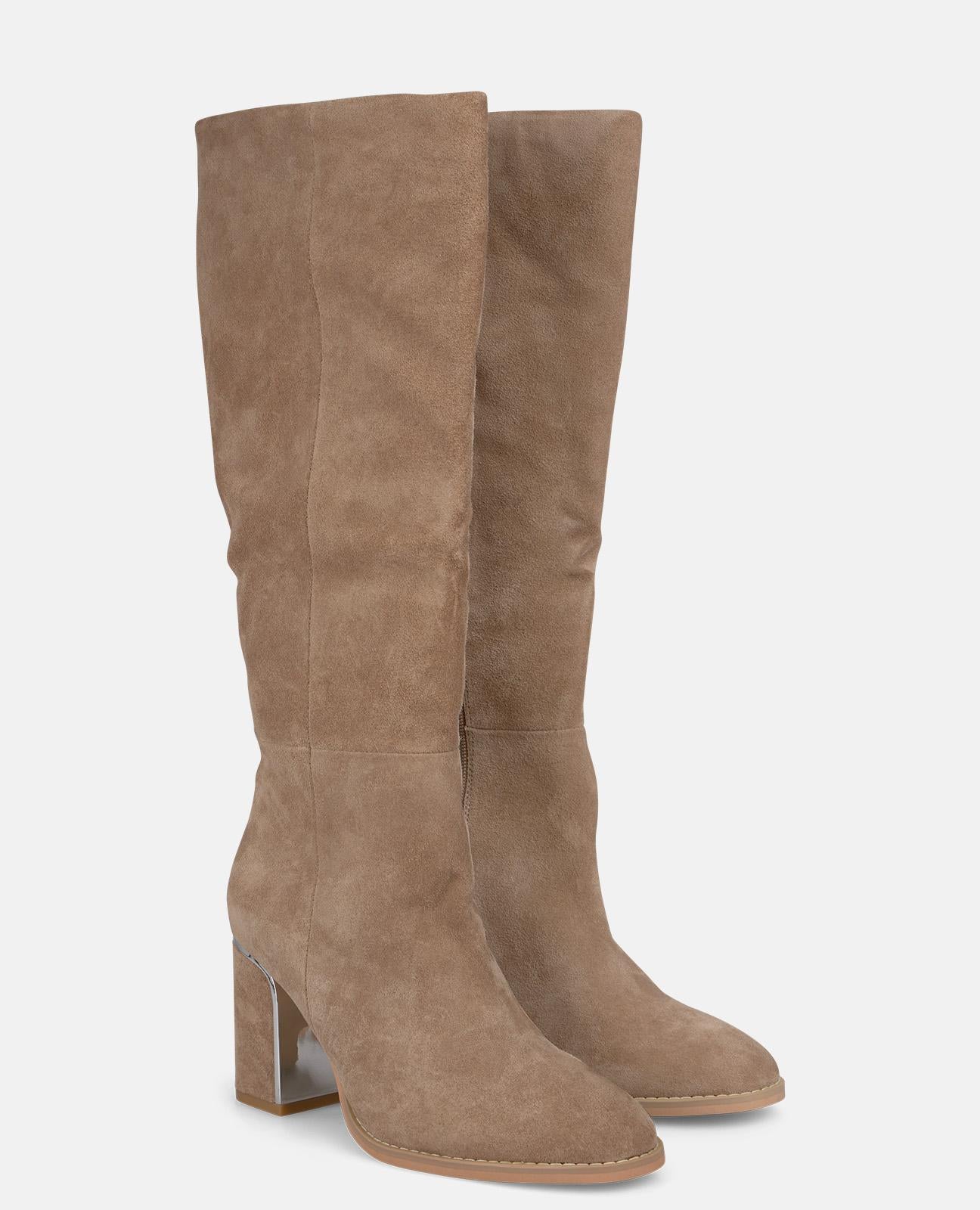 BOTA COM SALTO LARGO