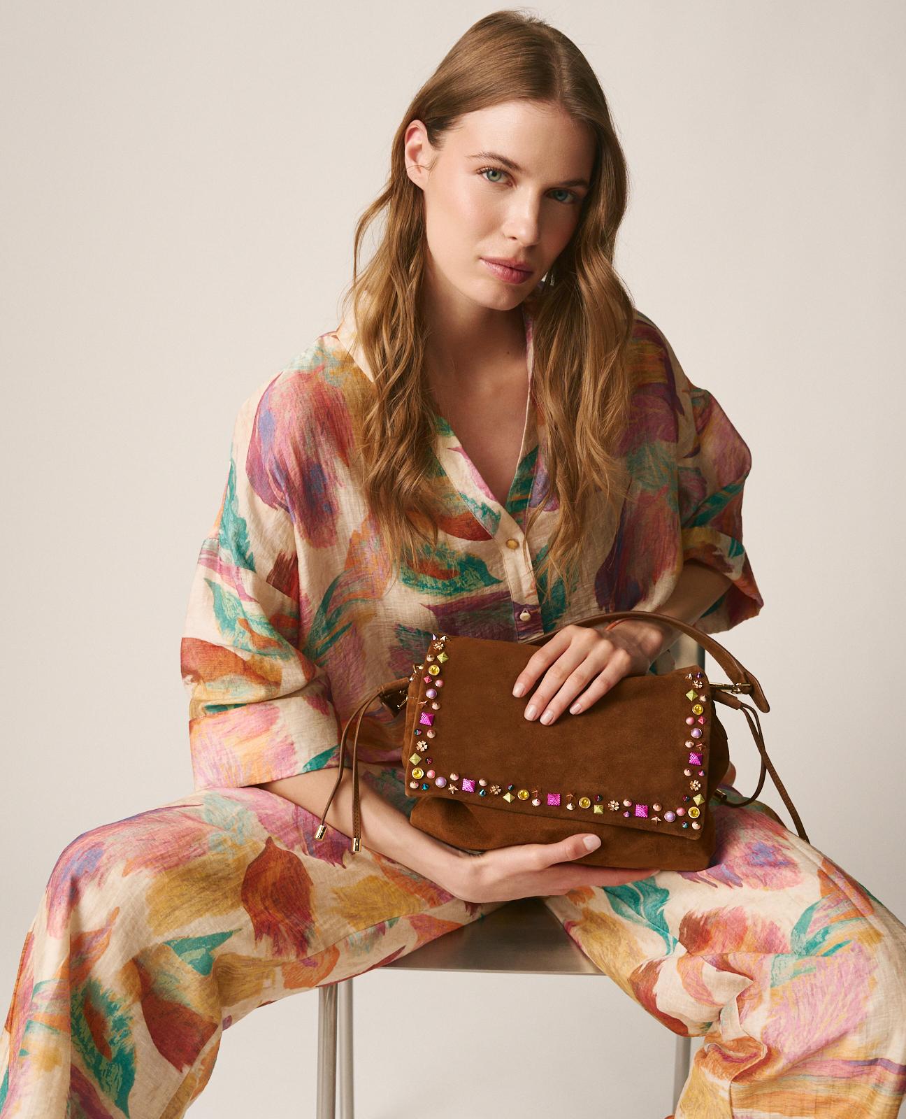BOLSO TACHUELAS