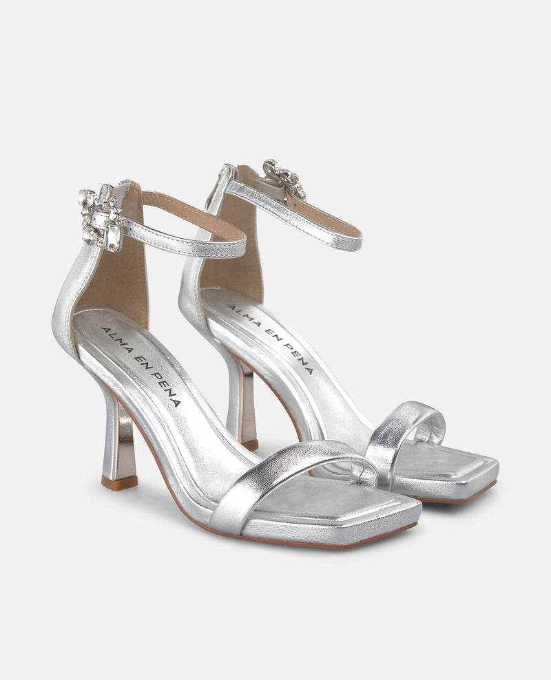 SANDALIA TACON TIRA METALIZADA