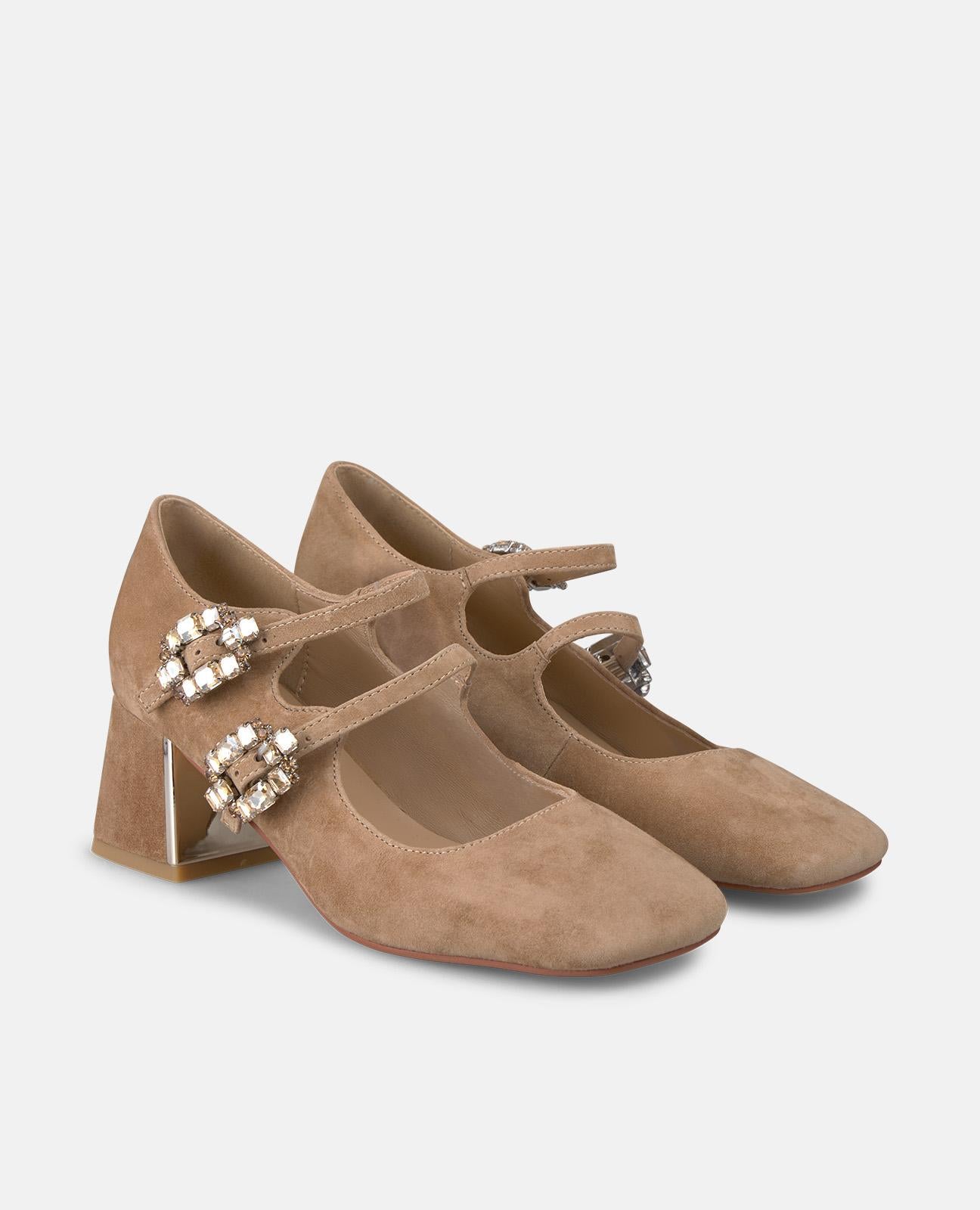 CHAUSSURE À BOUCLES