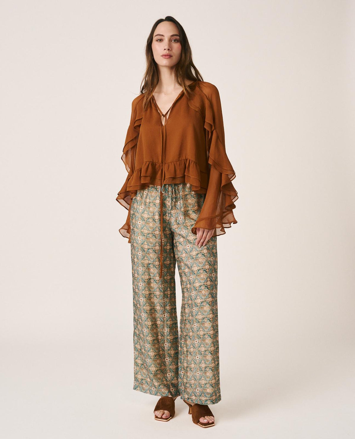 BLUSA CON MANICHE A VOLANT