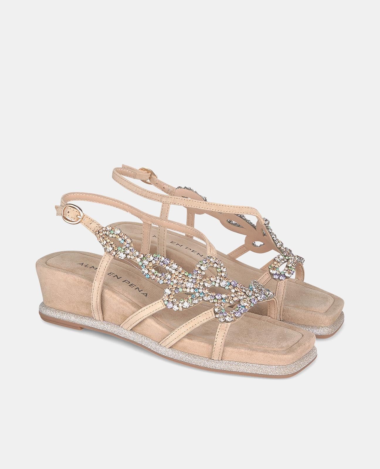 SANDALIA CUÑA TACÓN MEDIO