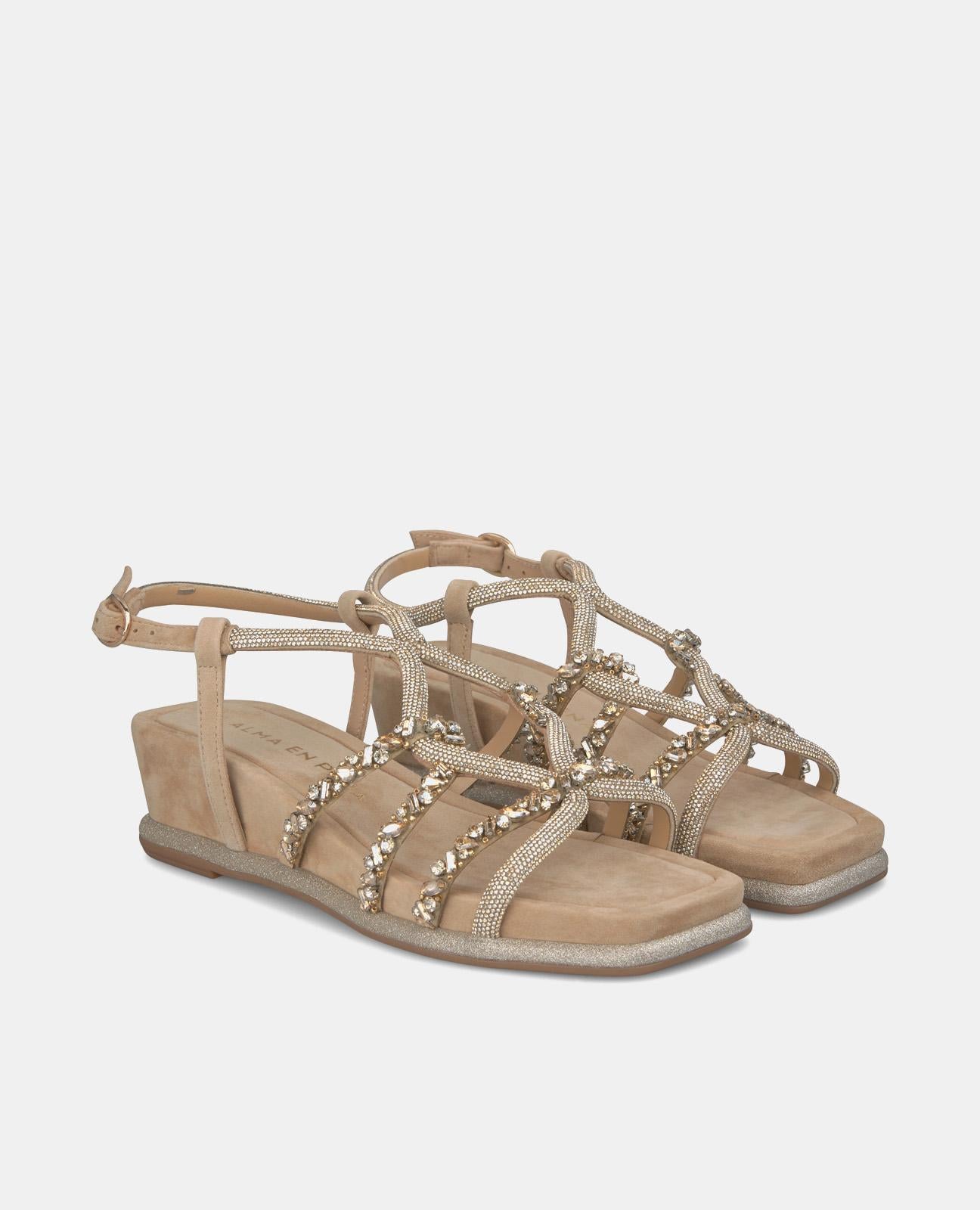 HALF WEDGE INTERTWINED STRIPS