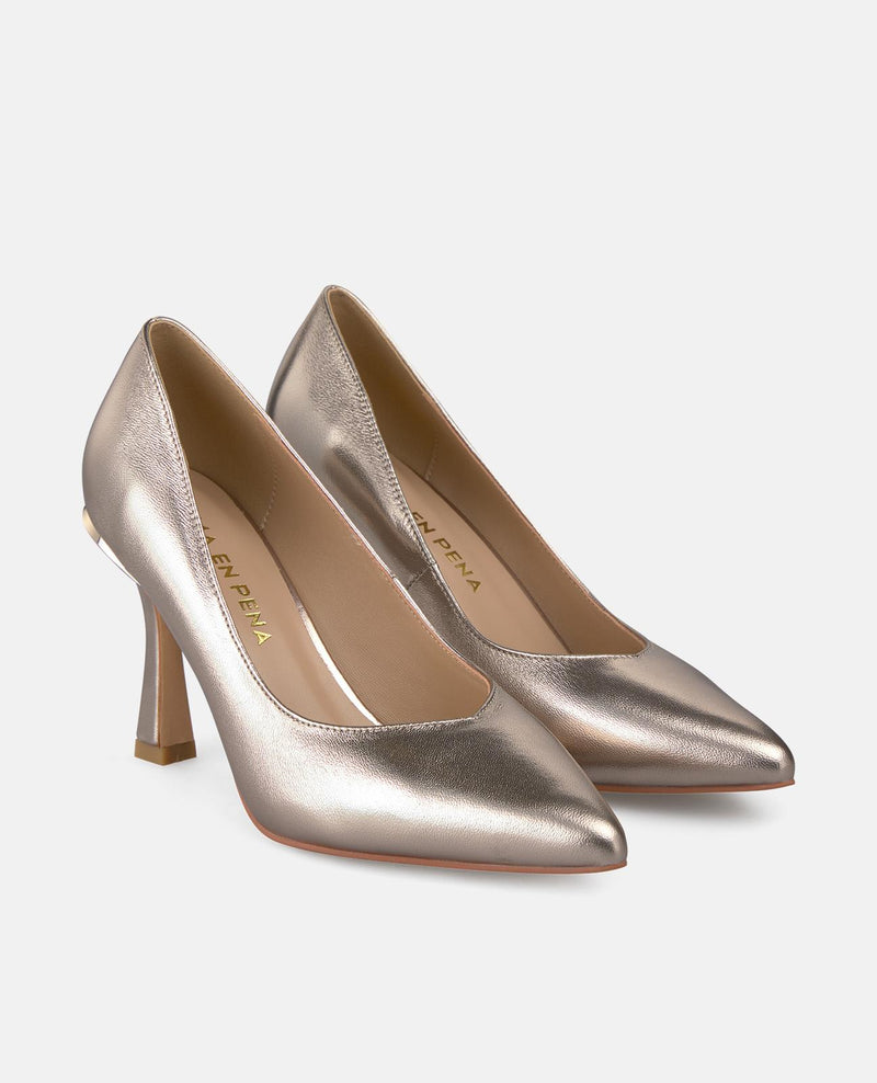 SCARPA STILETTO CON PUNTA AFFILATA