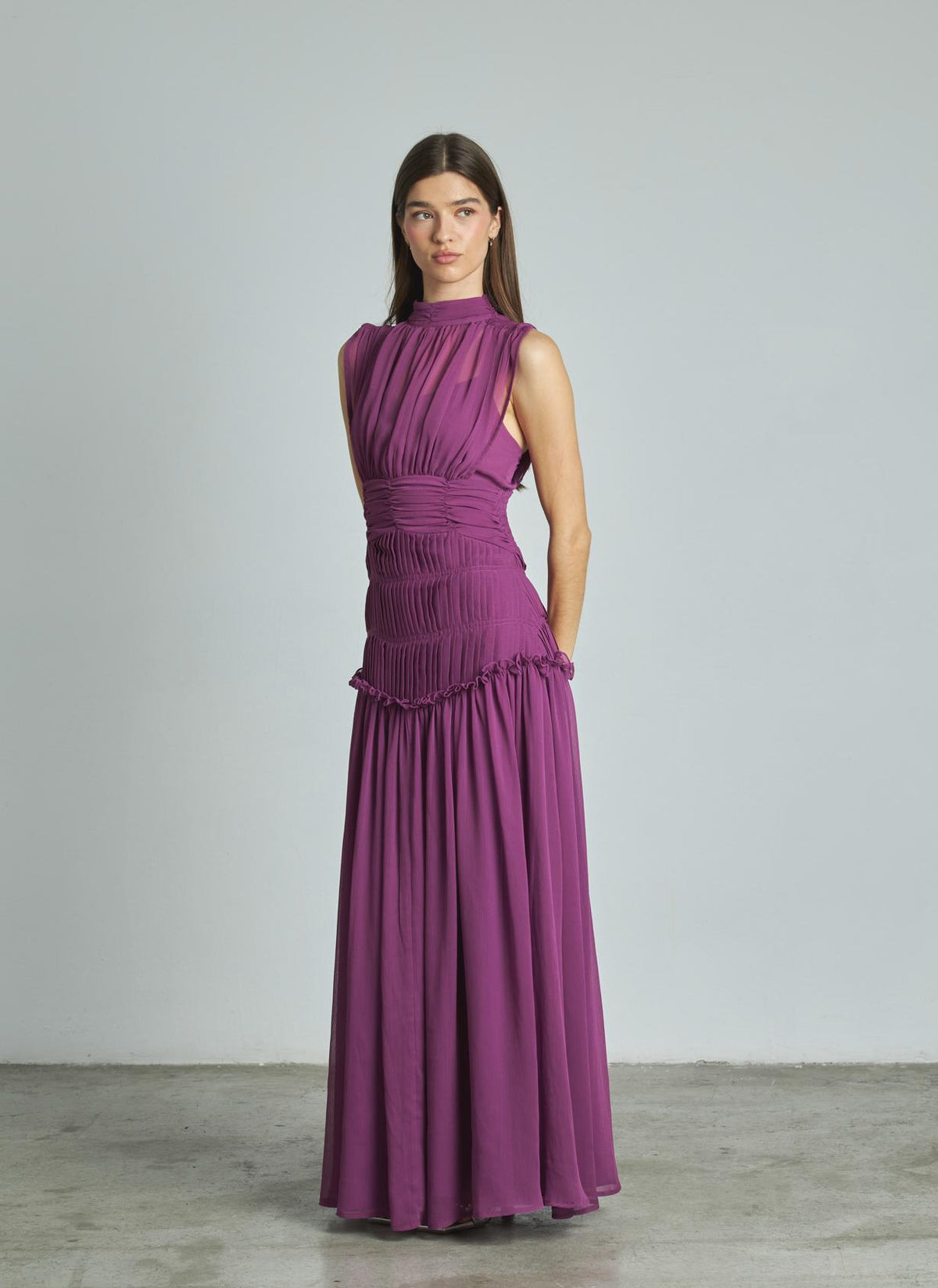 VESTIDO LARGO HALTER PLISADO