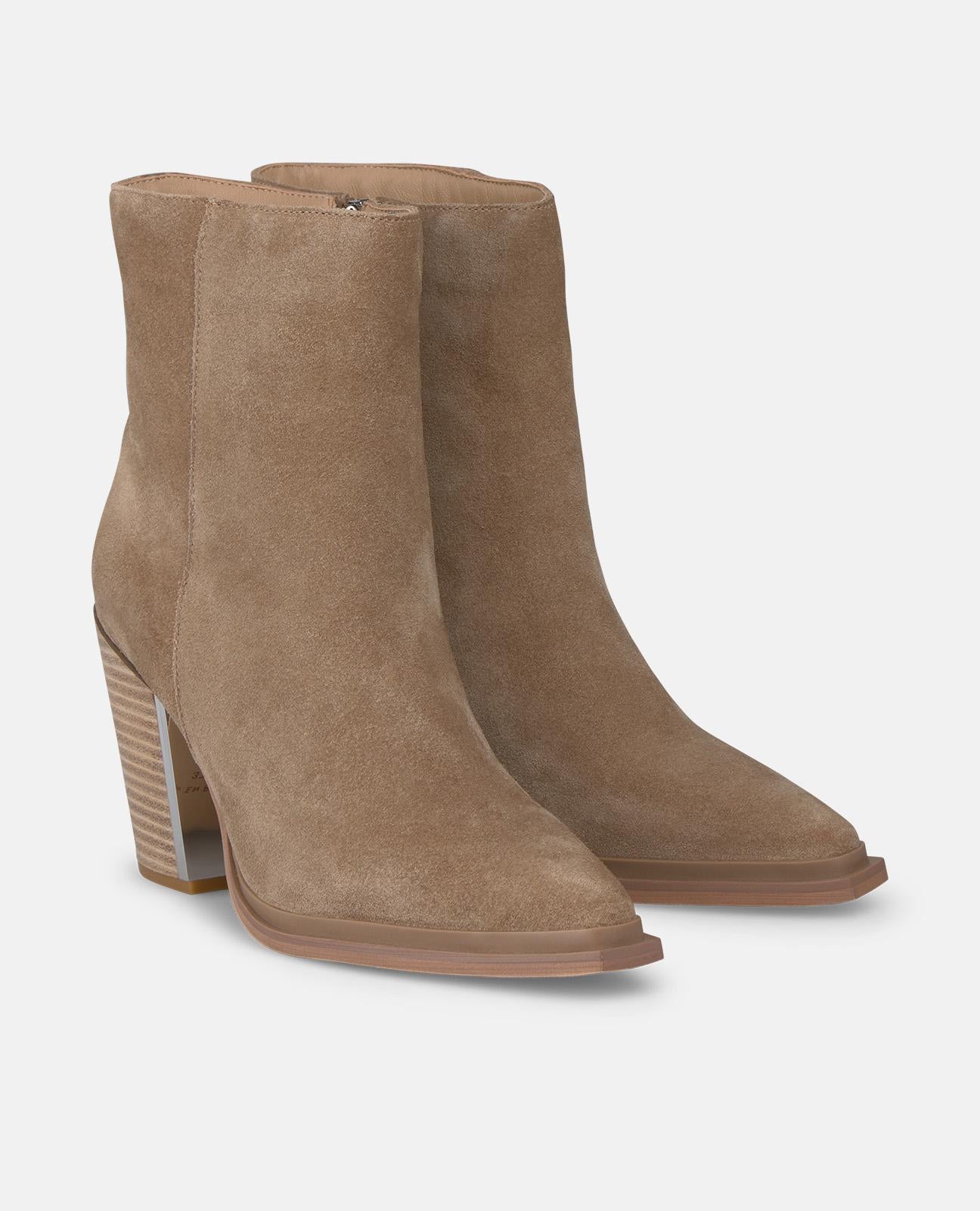 BOTTES DE CHEVILLE HAUTES À TALON LARGE