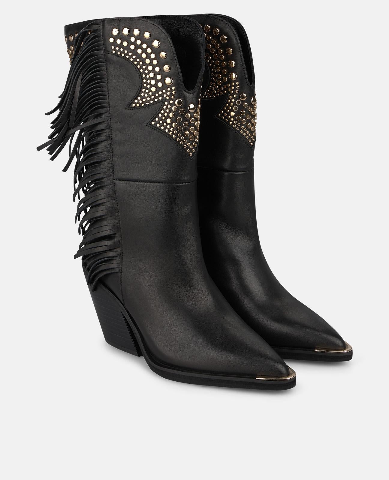 BOTÍN COWBOY DE PIEL CON TACHAS METÁLICAS