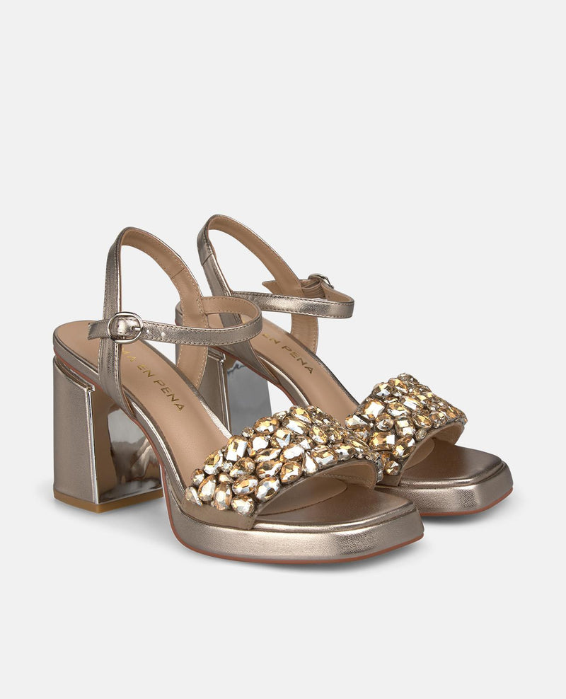 SANDALIA CON STRASS SUL DAVANTI