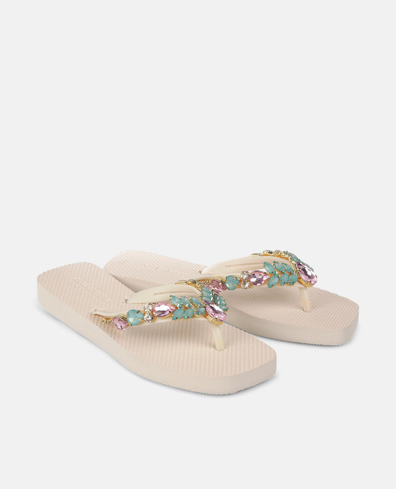 CHINELO COM PORMENORES EM STRASS