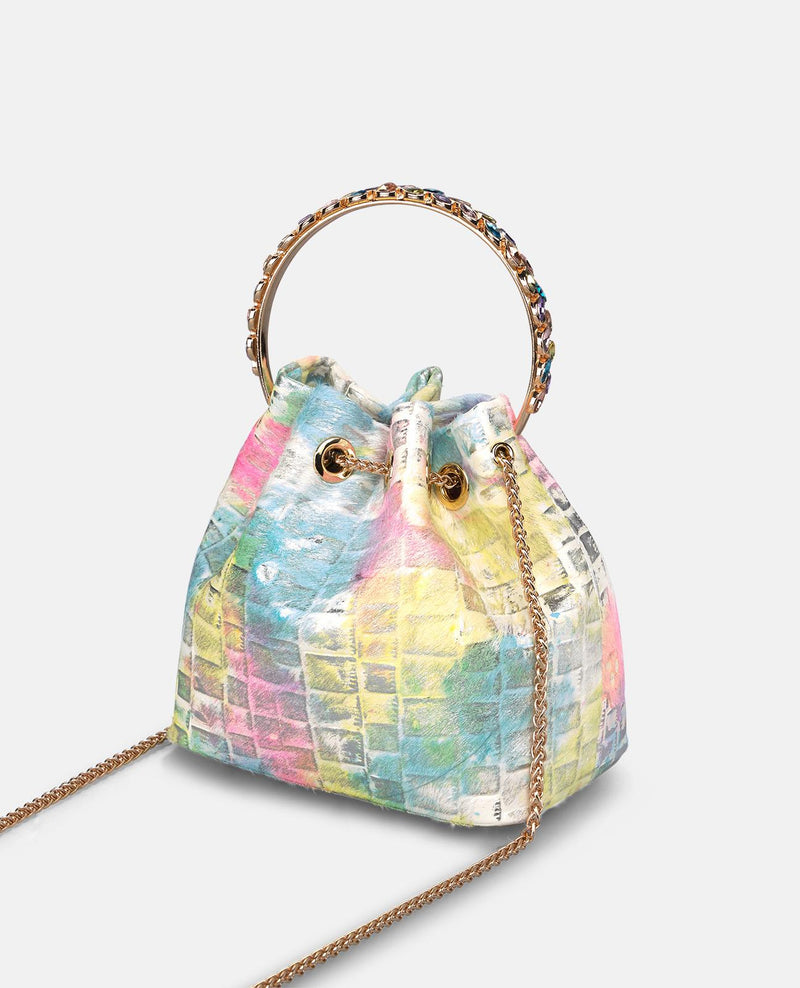 HANDTASCHE MIT STRASSBESETZTEM GRIFF